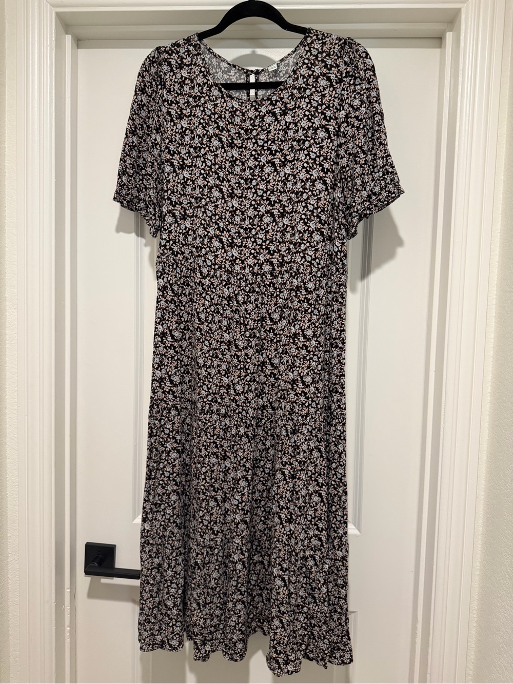 Size Large - Aerie Floral Short-Sleeve Midi Dress